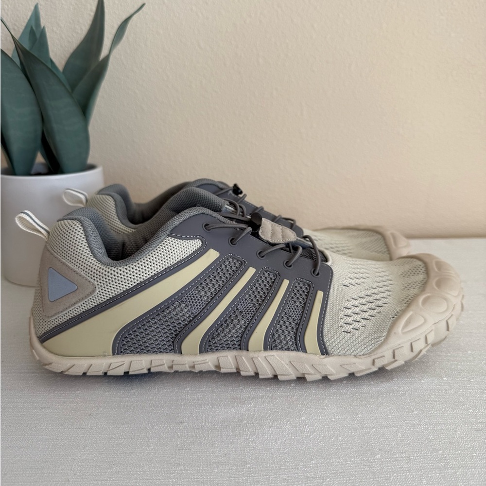 New Oranguner Gray/Creme Barefoot Athletic Water Shoes Men’s EU45 US11